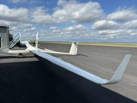Schleicher ASH-26E